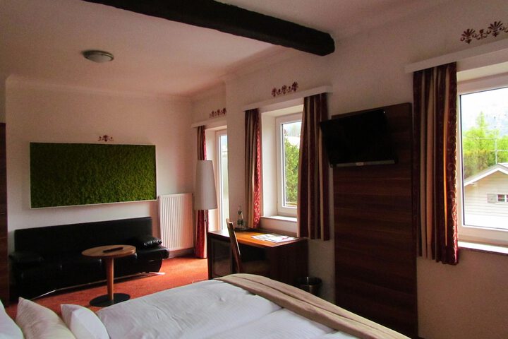 Room 7 of 35