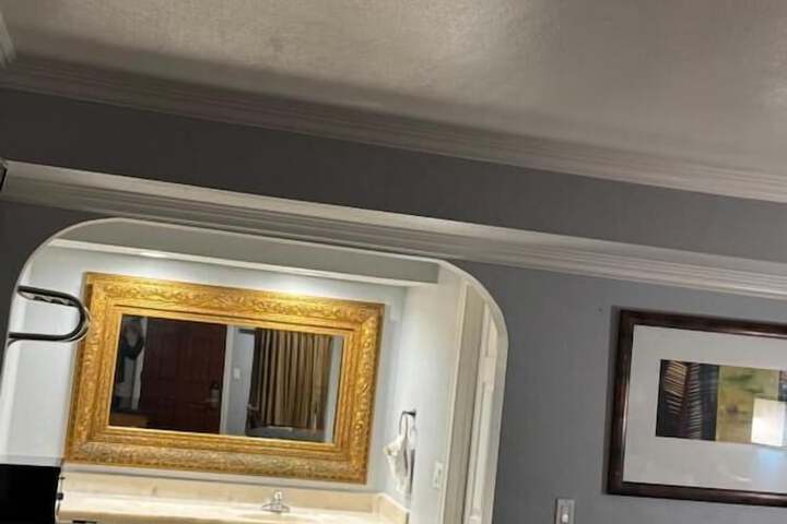 Room 21 of 36