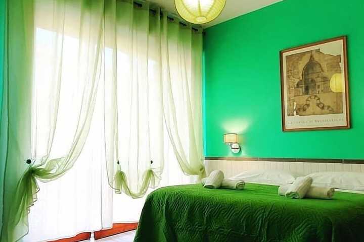 Room 28 of 67