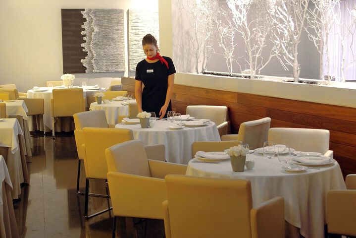 Dining 90 of 116