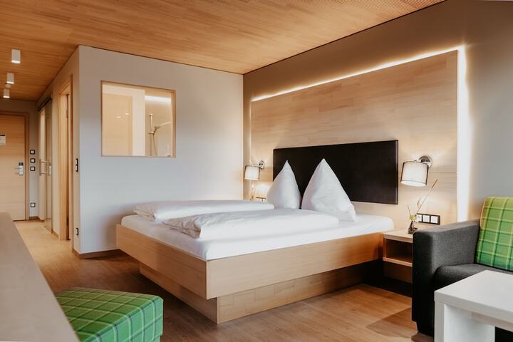 Room 13 of 75