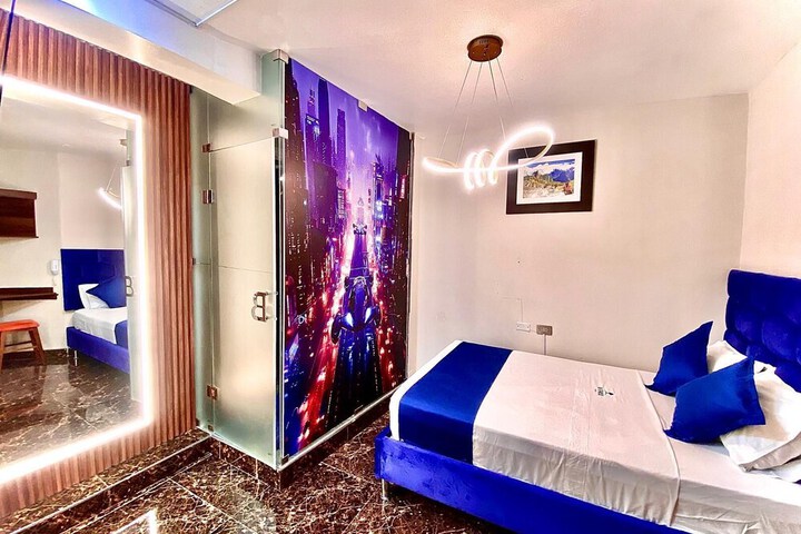 Room 6 of 34