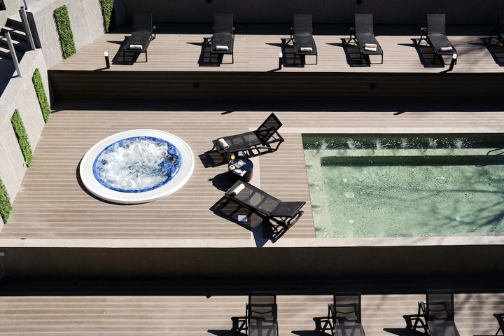 Pool 62 of 157