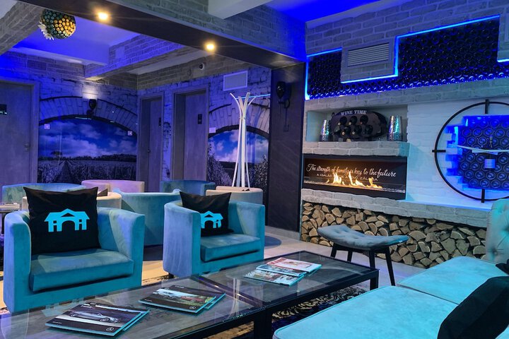 Lounge 184 of 194