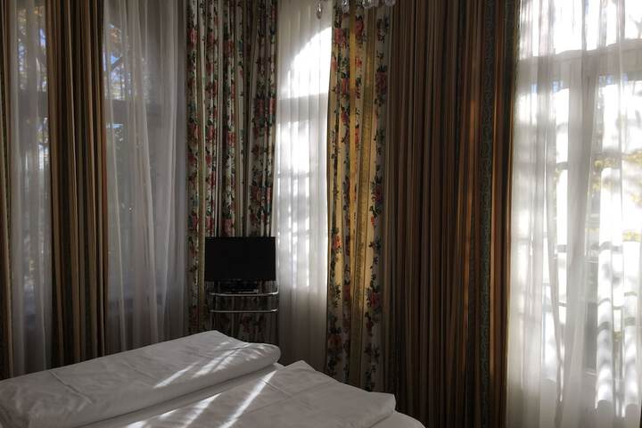 Room 17 of 41