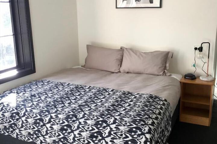Room 9 of 90