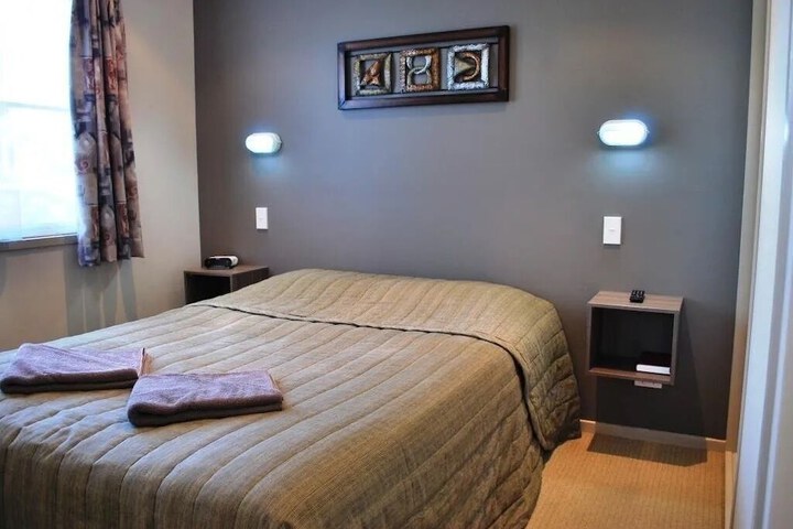 Room 4 of 25