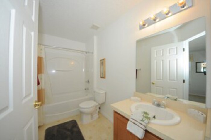 Room 4 of 44