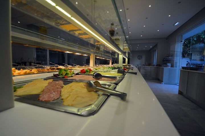Dining 41 of 56