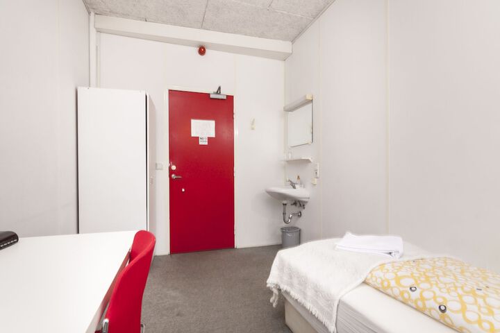 Room 5 of 88