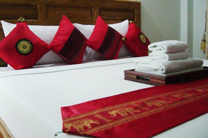 Room 2 of 18