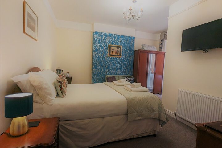 Room 15 of 96