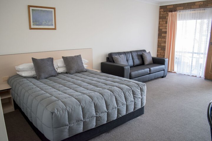 Room 3 of 35