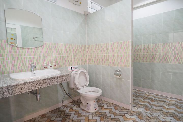 Room 16 of 35