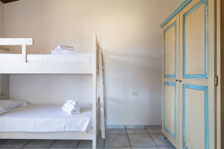Room 28 of 117