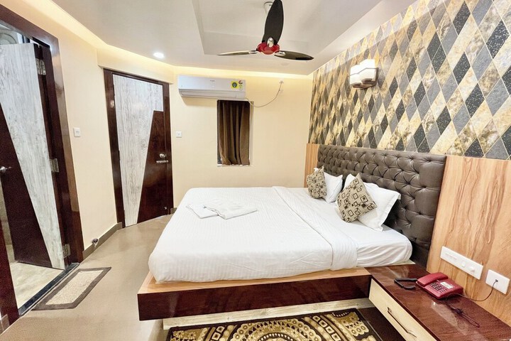 Room 14 of 159