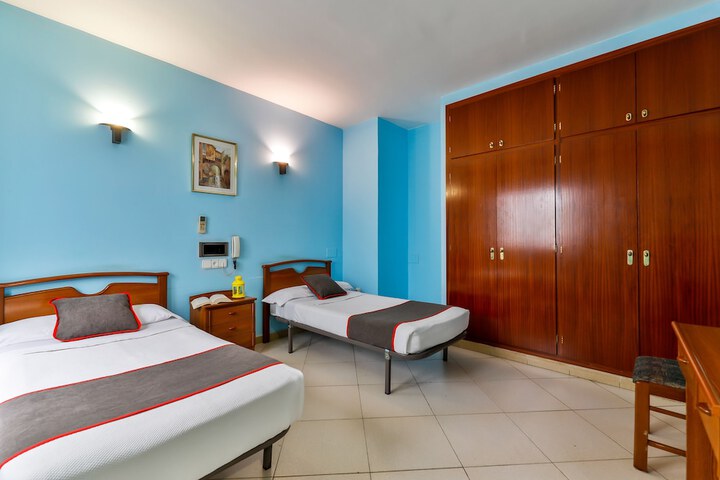 Room 6 of 31