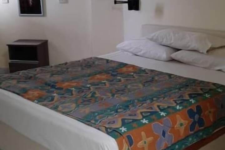Room 4 of 86