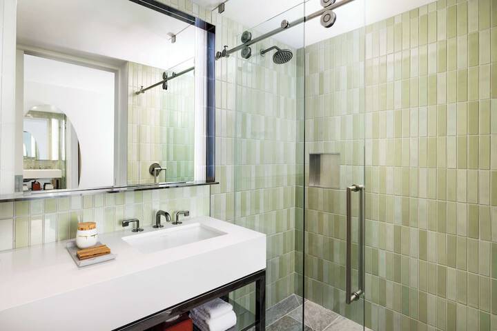 Bathroom shower