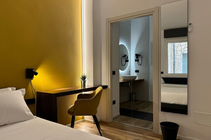 Room 17 of 36