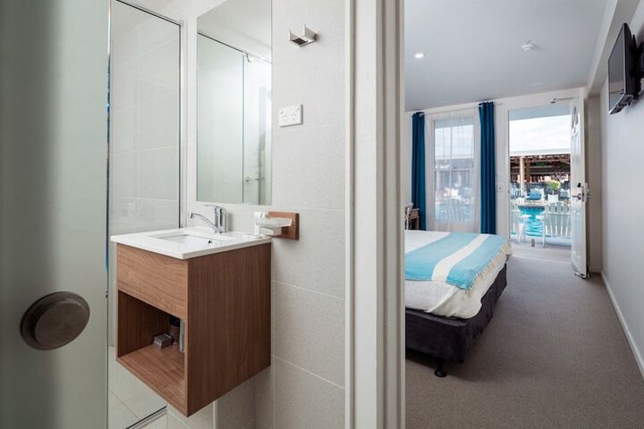 Room 15 of 48