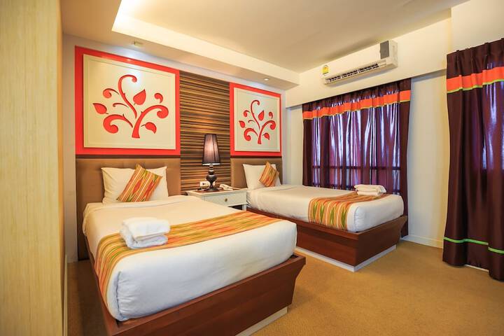 Room 9 of 35