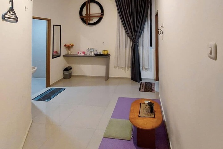 Room 11 of 20