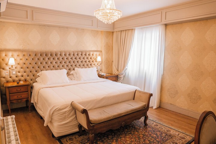 Room 14 of 108