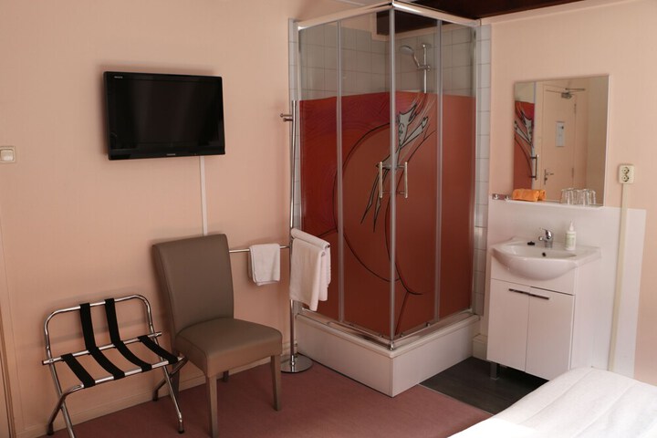 Room 18 of 21