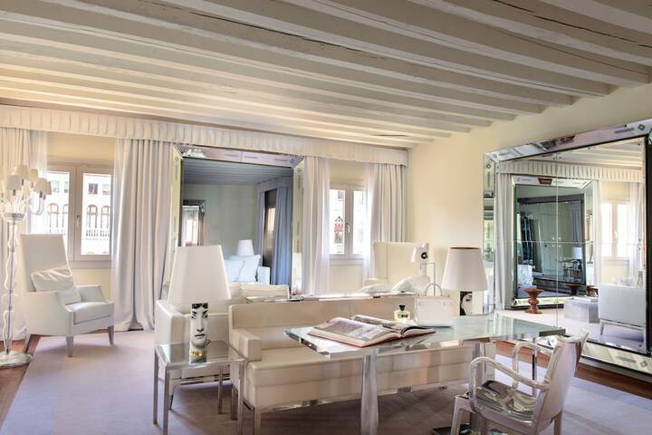 Room 43 of 74