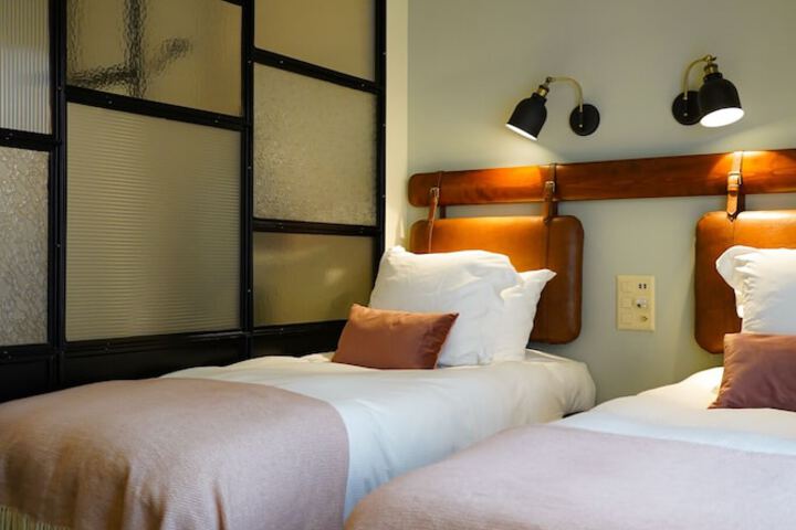 Room 9 of 29