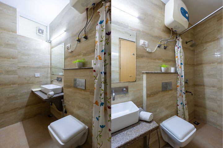 Room 44 of 61