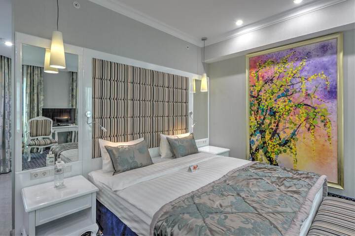 Room 9 of 50