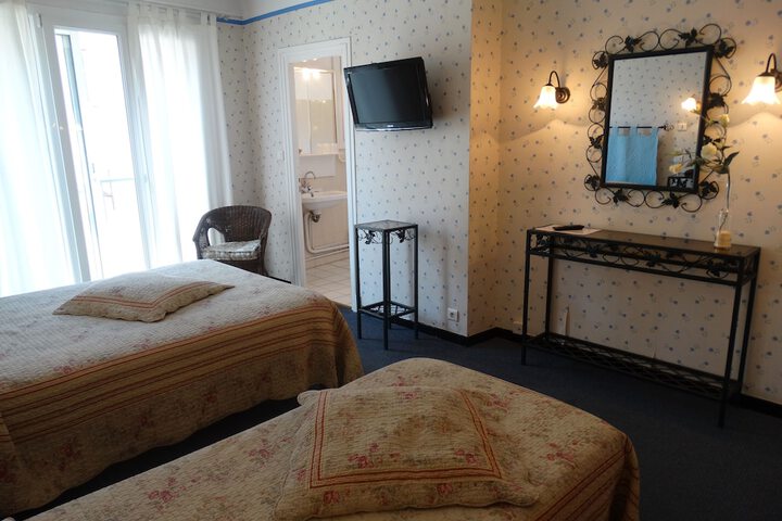 Room 9 of 70