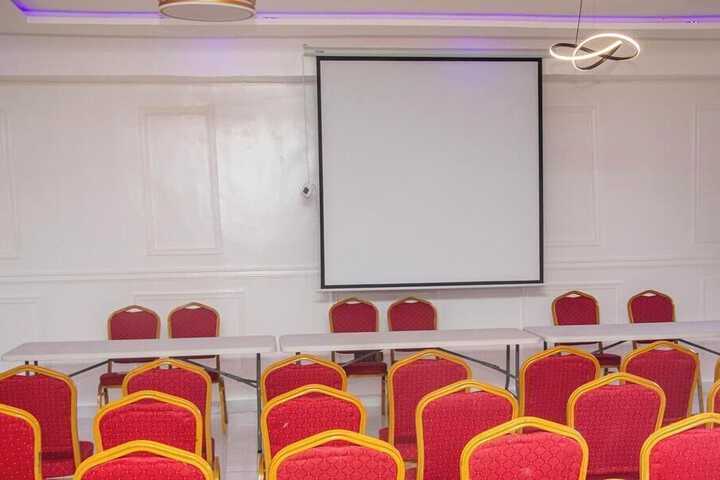 Room 12 of 43