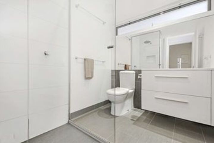 Room 3 of 11