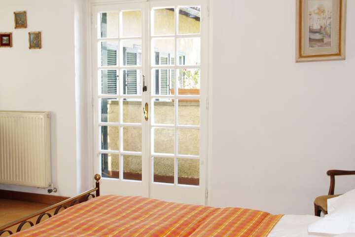 Room 3 of 38