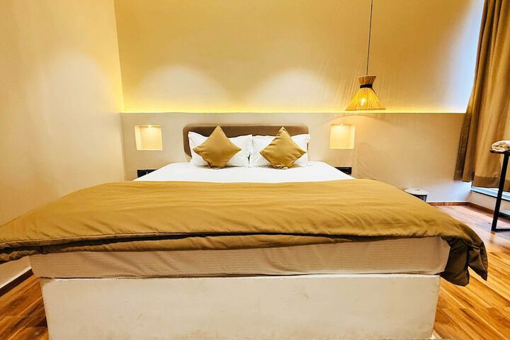 Room 73 of 104