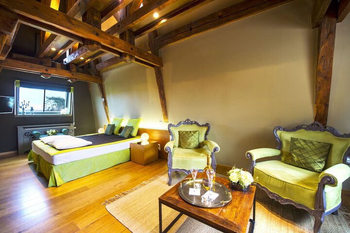 Room 16 of 42