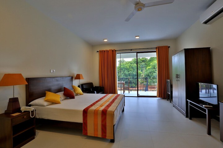 Room 2 of 49