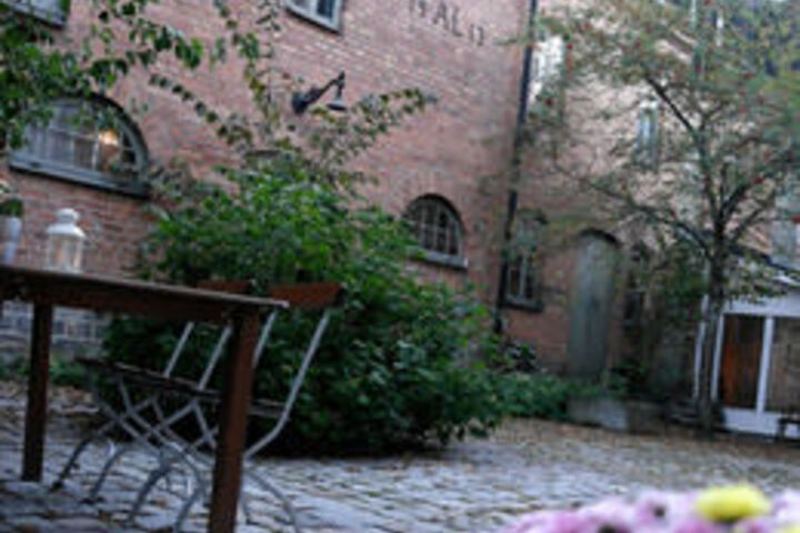 Hotel Exterior 13 of 82