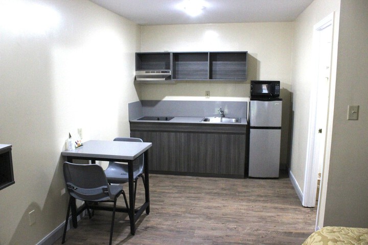 Room 9 of 10