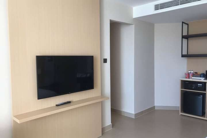 Room 8 of 32