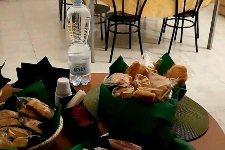 Dining 2 of 6