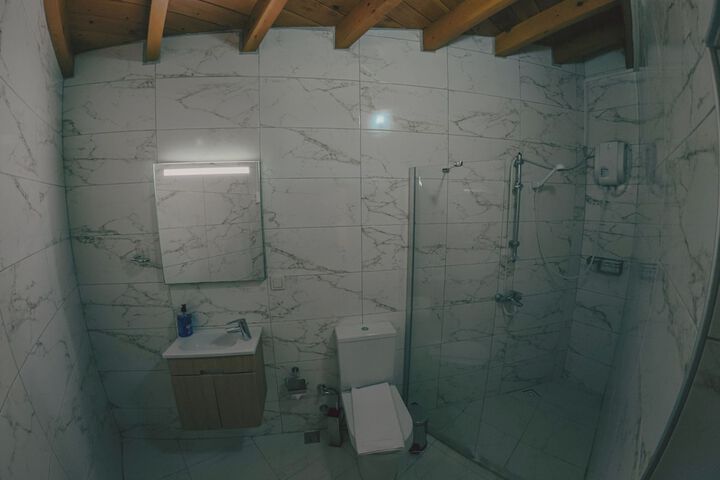 Room 11 of 23