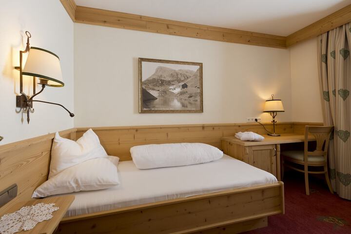 Room 20 of 49