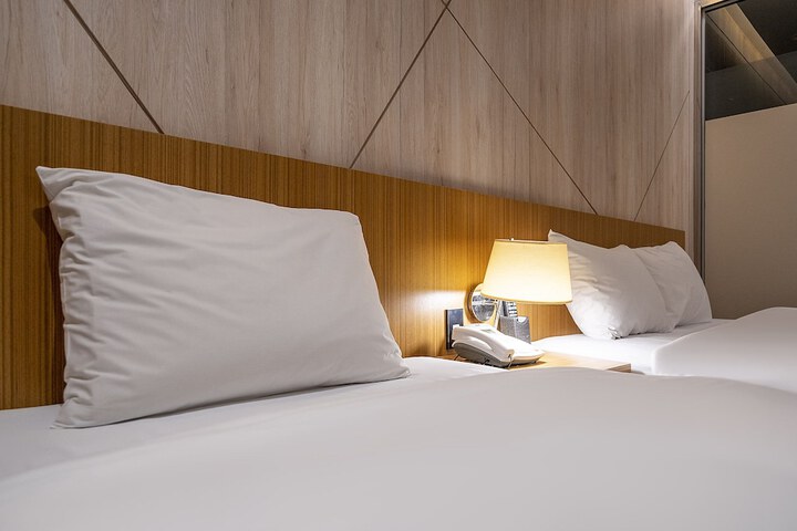 Room 3 of 34