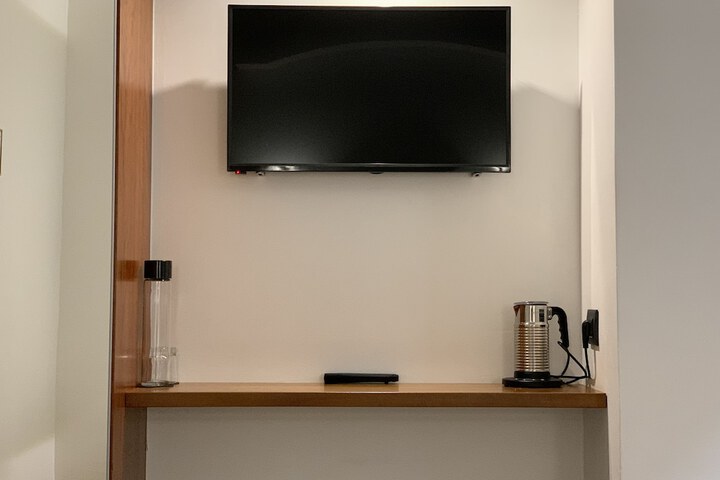 Room 32 of 67