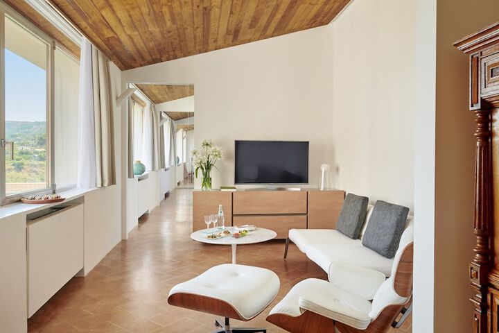 Room 10 of 70