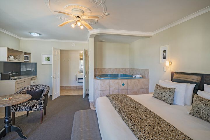 Room 8 of 119